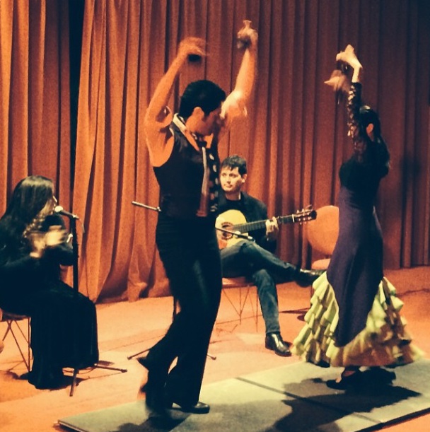 Flamenco-dancers-at-Taliesin-West-photography-by-Mary-Burritt